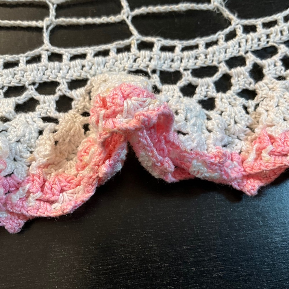 Vintage Crochet Doily White with Pink Edging Round Handmade Table Décor - Picture 2 of 4